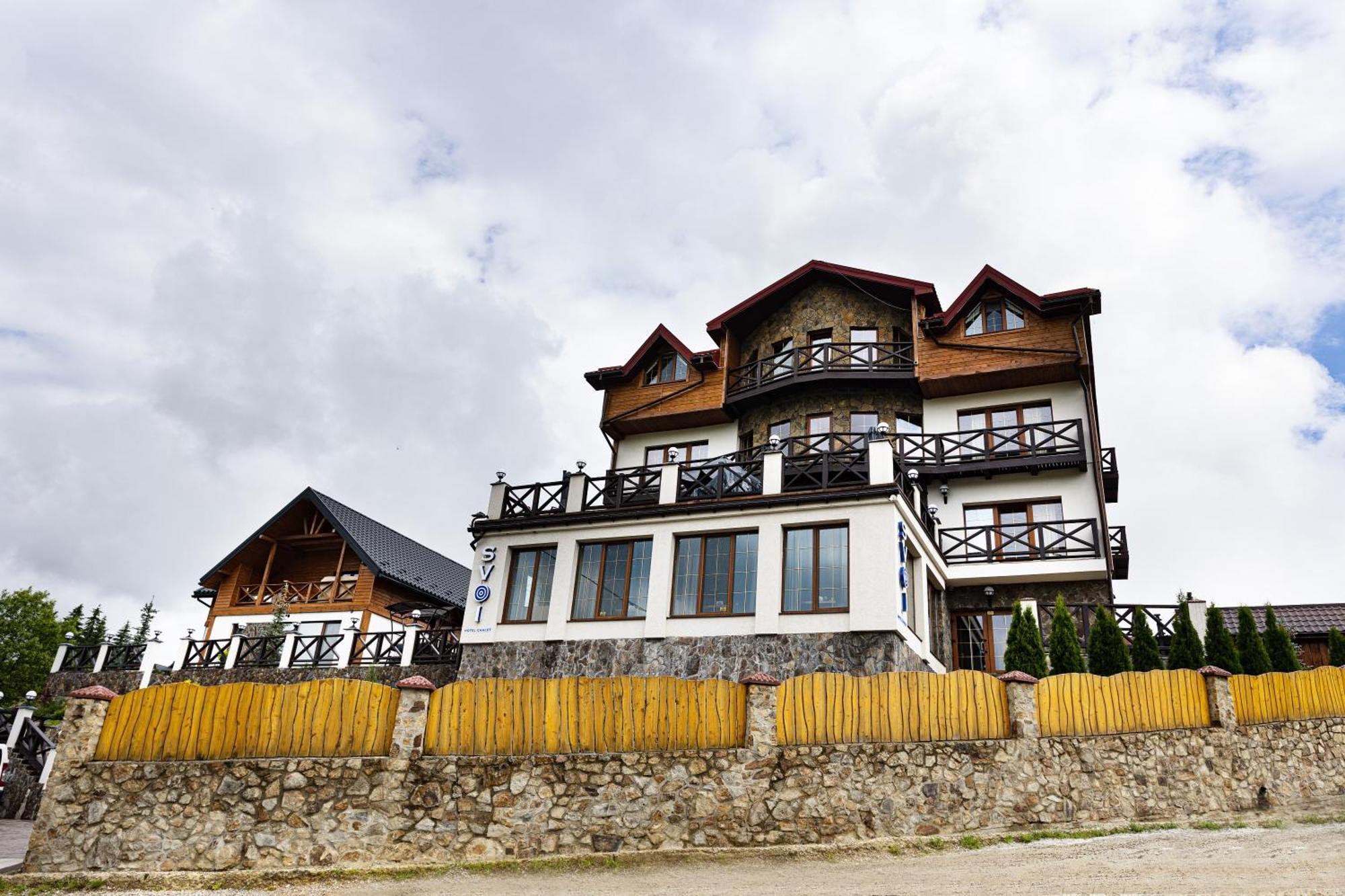 Svoi Hotel باليانيتسيا المظهر الخارجي الصورة